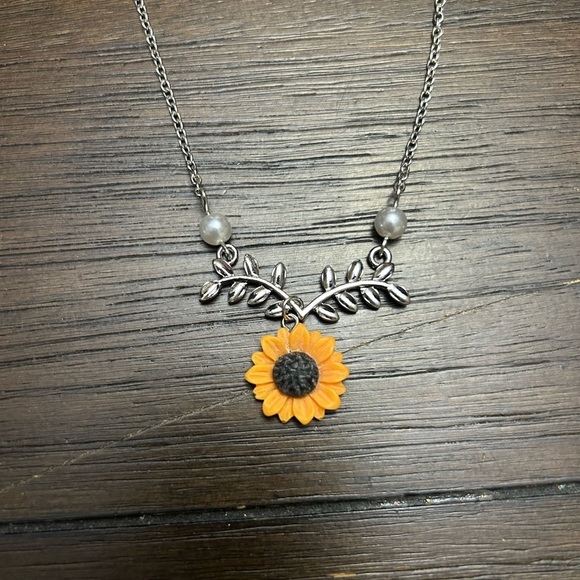 Jewelry - Sunflower Pendant Necklace in Silver and Orange